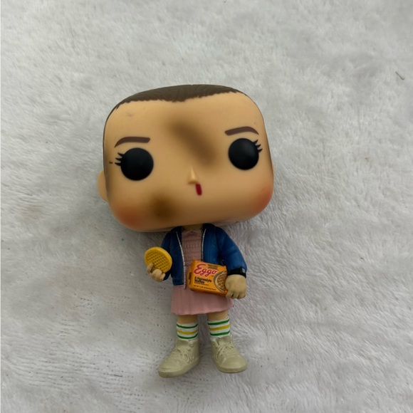 Funko Pop Stranger Things Mike Wheeler and Eleven with Eggos Bundle - Picture 6 of 7